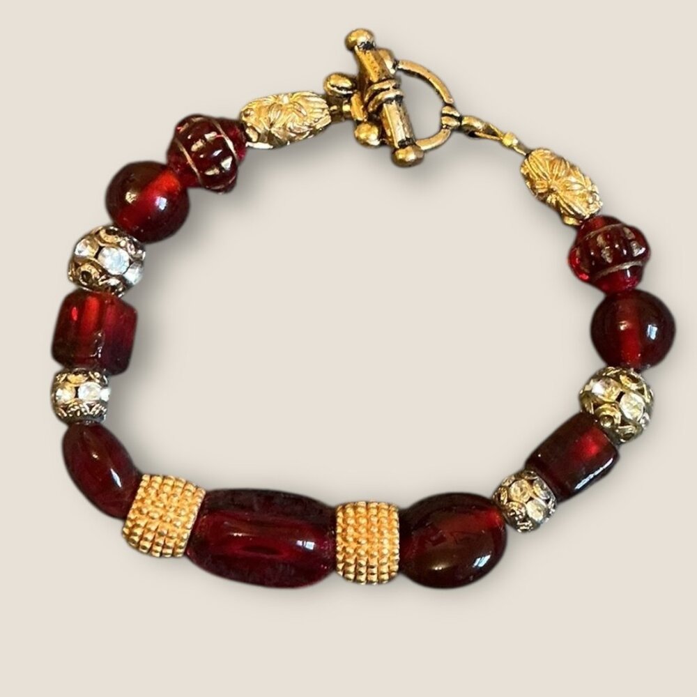 Vintage  Red Beaded Bracelet With Gold Accents & Toggle Clasp 7.5 Inches